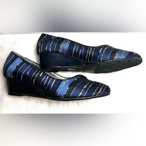 Proxy wedge heels. Sz. 5 1/2 navy/blues with silver.
